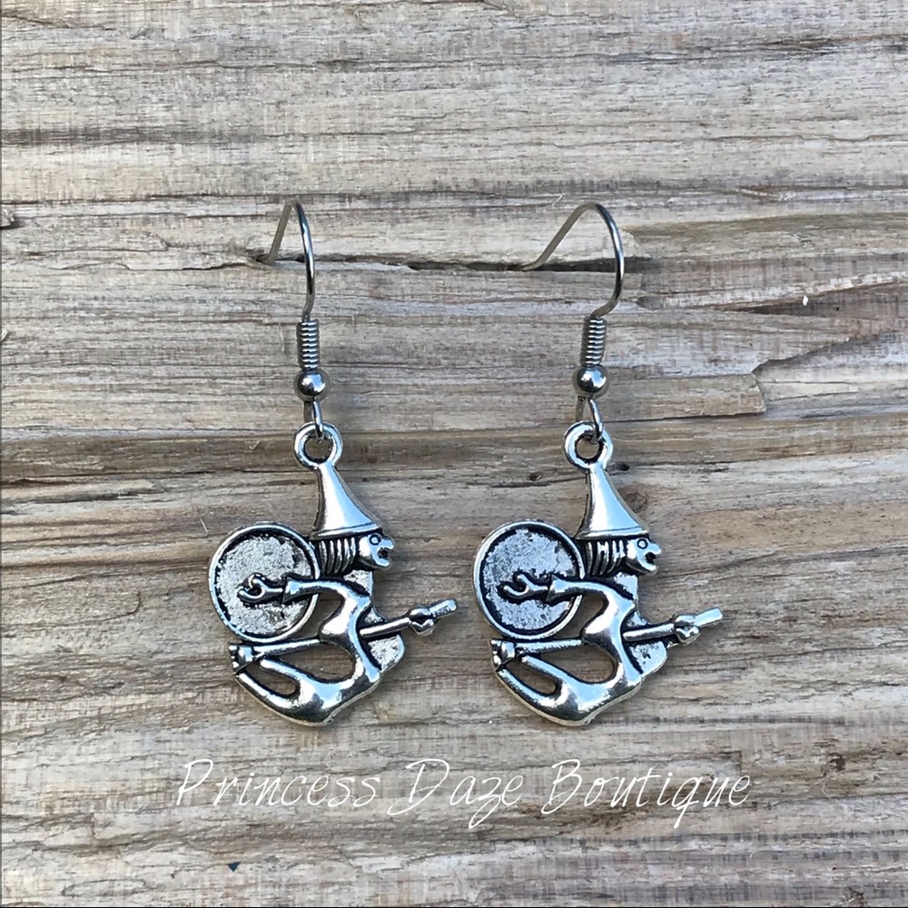 Silver Witch‎ Dangle Earrings